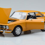 Alfa Romeo 1750 GTV Gelb Norev 1:18 - image 2 of 7