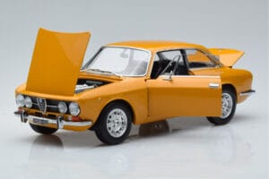 Alfa Romeo 1750 GTV Gelb Norev 1:18 187910 Metall — Bild 2 von 7