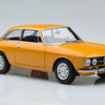 Alfa Romeo 1750 GTV Gelb Norev 1:18 - image 5 of 7