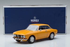 Alfa Romeo 1750 GTV Gelb Norev 1:18 187910 Metall — Bild 7 von 7