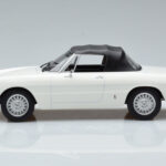 Alfa Romeo 2000 Spider Weiß Norev 1:18 - image 3 of 7