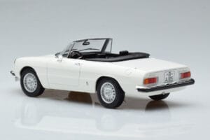 Alfa Romeo 2000 Spider Weiß Norev 1:18 187882 Metall — Bild 6 von 7