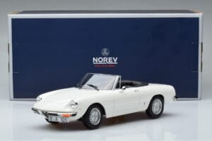 Alfa Romeo 2000 Spider Weiß Norev 1:18 187882 Metall — Bild 7 von 7