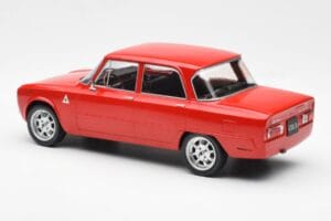 Alfa Romeo Giulia Nuova Super Rot Custom Wheels MCG 1:18 MCG18333 Metall — Bild 5 von 6