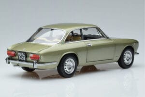 Alfa Romeo GTV 2000 Grün Limitierte Auflage Norev 1:18 187913 Metall — Bild 3 von 7