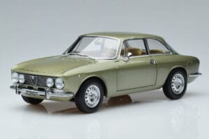 Alfa Romeo GTV 2000 Grün Limitierte Auflage Norev 1:18 187913 Metall