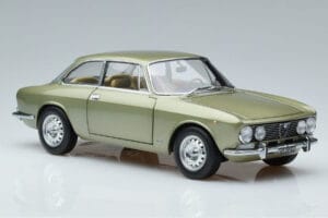 Alfa Romeo GTV 2000 Grün Limitierte Auflage Norev 1:18 187913 Metall — Bild 5 von 7