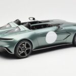 Aston Martin V12 Speedster Grün Metallic GT Spirit 1:18 - image 2 of 6