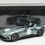 Aston Martin V12 Speedster Grün Metallic GT Spirit 1:18 - image 6 of 6