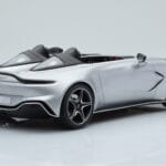 Aston Martin V12 Speedster Silber GT Spirit 1:18 - image 2 of 6