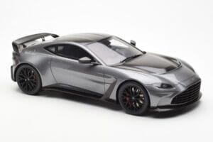 Aston Martin V12 Vantage Magnetic Silber GT Spirit 1:18 GT443 Resin — Bild 4 von 6