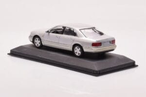 Audi A8 D2 Silber Grüner Streifen Minichamps 1:43 AUDI-264455 Metall — Bild 3 von 4