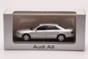Audi A8 D2 Silber Grüner Streifen Minichamps 1:43 AUDI-264455 Metall — Bild 4 von 4