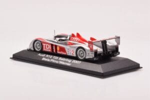 Audi R10 TDI LMP1 #2 F. Biela / E. Pirro / M. Werner 12 Hours of Sebring 2007 Minichamps 1:43 5020700233 Metall — Bild 3 von 4
