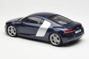 Audi R8 4.2 FSI V8 Blau Kyosho 1:18 09213BL Metall — Bild 7 von 8