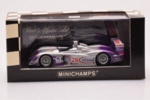 Audi R8 LMP900 #28 F. Biela / P. Kaffer / A. McNish 12 Hours of Sebring Winner 2004 Minichamps 1:43 4000412328 Metall — Bild 4 von 4