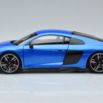 Audi R8 Performance Blau Kengfai 1:18 - image 5 of 10