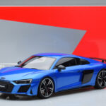 Audi R8 Performance Blau Kengfai 1:18 - image 10 of 10