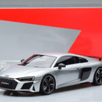 Audi R8 Performance Silber Kengfai 1:18 - image 10 of 10