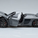Audi R8 Spyder Performance Nardo Grau Kengfai 1:18 - image 4 of 11