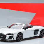 Audi R8 Spyder Performance Weiss Kengfai 1:18 - image 11 of 11