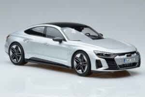 Audi RS e-tron GT Silber Norev 1:18 188381 Metall — Bild 4 von 6