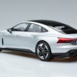 Audi RS e-tron GT Silber Norev 1:18 188381 Metall - image 5 of 6