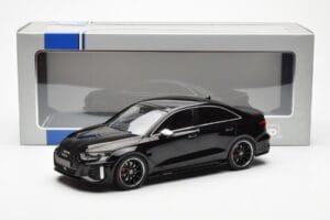 Audi RS3 8Y Limousine Schwarz MCG 1:18 MCG18450 Metall — Bild 6 von 6