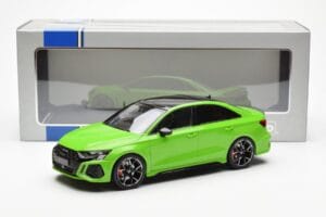 Audi RS3 8Y Limousine Grün MCG 1:18 MCG18449 Metall — Bild 6 von 6