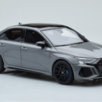 Audi RS3 8Y Limousine Performance Edition Grau GT Spirit 1:18 - image 4 of 6
