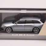 Audi RS6 C6 Monza Silber Minichamps 1:43 - image 4 of 4