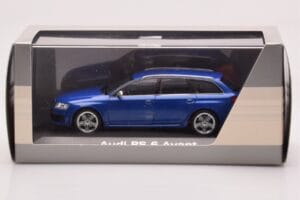 Audi RS6 C6 Sepang Blau Minichamps 1:43 5010710223 Metall — Bild 4 von 4