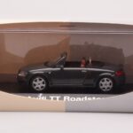 Audi TT 8N Roadster Grau Minichamps 1:43 - image 4 of 4