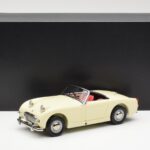 Austin-Healey Sprite Mk I Open Old English Weiß Kyosho 1:18 - image 8 of 8