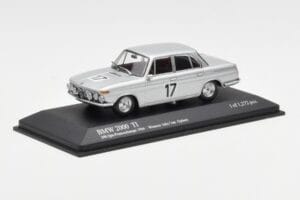 BMW 2000 Ti #17 J. Ickx / C. van Ophem Winners 24 Hours of Spa 1966 Minichamps 1:43 400662517 Metall — Bild 2 von 4