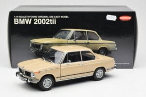 BMW 2002 Ti E10 Sahara Beige Kyosho 1:18 08541BG Metall — Bild 8 von 8