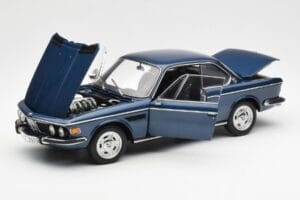 BMW 3.0 CSi E9 Blau Metallic AUTOart 1:18 70672 Metall — Bild 2 von 8