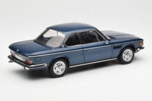 BMW 3.0 CSi E9 Blau Metallic AUTOart 1:18 70672 Metall — Bild 3 von 8