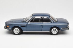 BMW 3.0 CSi E9 Blau Metallic AUTOart 1:18 70672 Metall — Bild 4 von 8