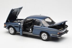 BMW 3.0 CSi E9 Blau Metallic AUTOart 1:18 70672 Metall — Bild 5 von 8