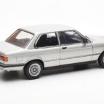 BMW 323i E21 Aspen Silber AUTOart 1:18 - image 3 of 8
