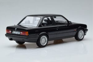 BMW 325i E30 Schwarz Norev 1:18 183203 Metall — Bild 2 von 6
