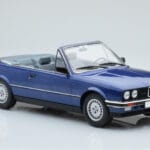 BMW 325i E30 Cabriolet Blau MCG 1:18 - image 3 of 5