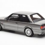BMW 325i E30 Grau Metallic Otto 1:18 - image 5 of 6