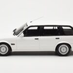 BMW 325i E30 Touring M Package Weiß Otto 1:18 - image 3 of 5