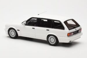 BMW 325i E30 Touring M Package Weiß Otto 1:18 OT238 Resin — Bild 4 von 5