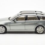 BMW 330i E91 Touring Grau Metallic Kyosho 1:18 - image 4 of 8