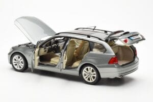 BMW 330i E91 Touring Grau Metallic Kyosho 1:18 80430394359 Metall — Bild 5 von 8
