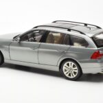 BMW 330i E91 Touring Grau Metallic Kyosho 1:18 - image 7 of 8
