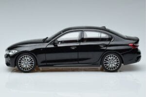 BMW 330i G20 Schwarz Metallic Norev 1:18 183277 Metall — Bild 4 von 7